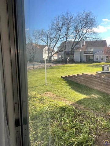 5861 SW 22nd Ter Apt 1, Topeka, KS 66614