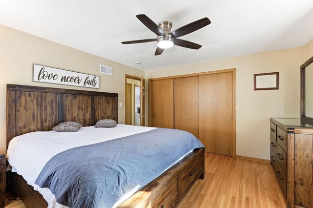 2700 France Avenue N, Robbinsdale, MN 55422