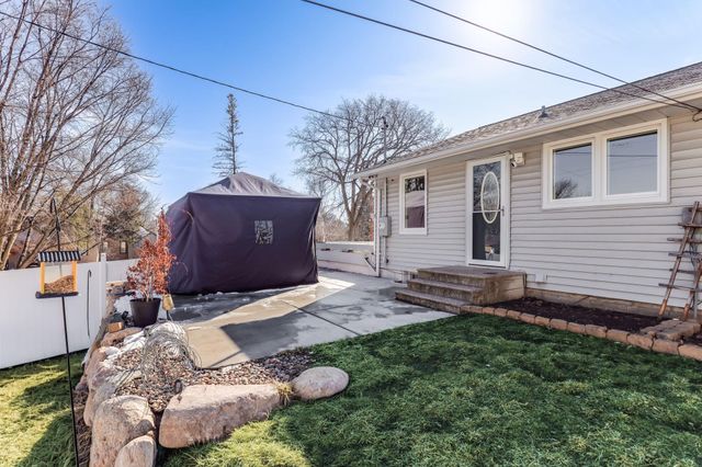 2700 France Avenue N, Robbinsdale, MN 55422