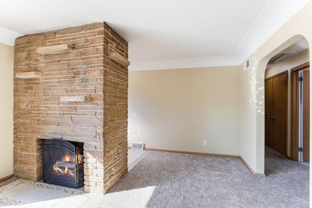 2700 France Avenue N, Robbinsdale, MN 55422