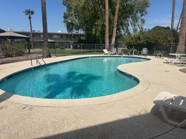 1111 E TURNEY Avenue 18, Phoenix, AZ 85014