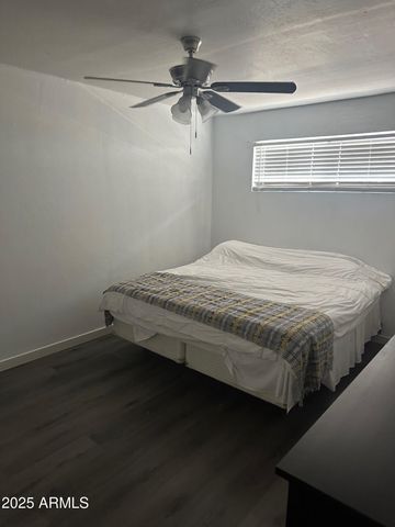 1111 E TURNEY Avenue 18, Phoenix, AZ 85014