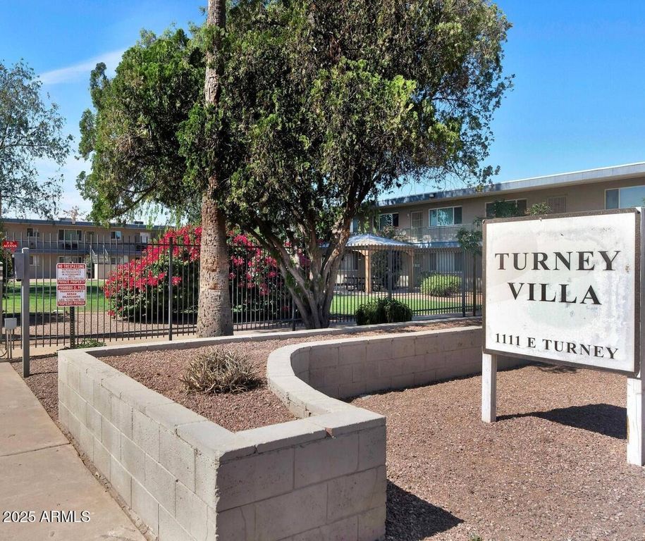1111 E TURNEY Avenue 18, Phoenix, AZ 85014