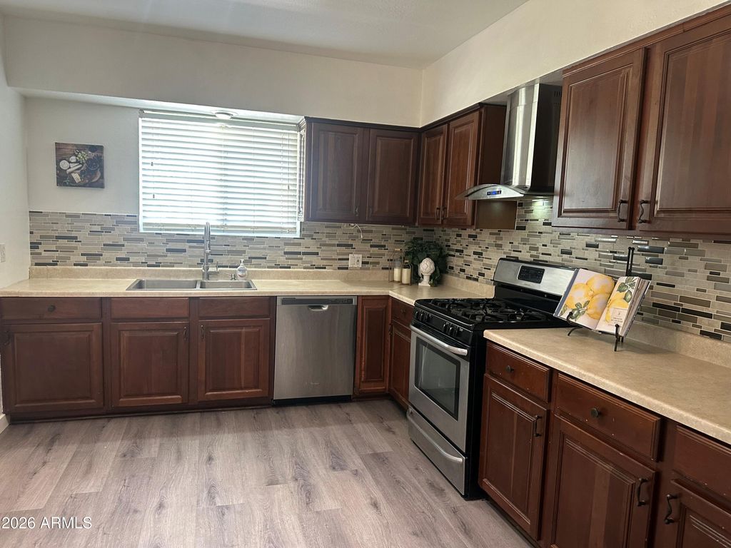 1111 E TURNEY Avenue 18, Phoenix, AZ 85014 — photo 5