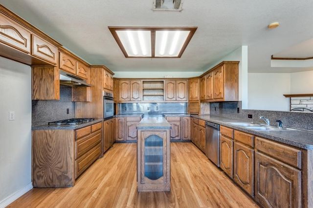 2072 Marshall Road, Waxahachie, TX 75167