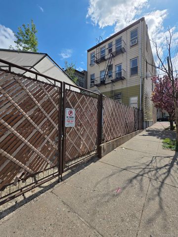 5427 Arnold Avenue, Maspeth, NY 11378