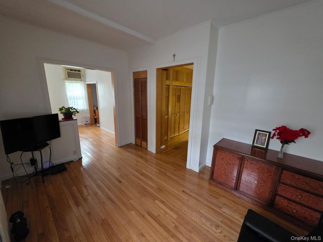 5427 Arnold Avenue, Maspeth, NY 11378