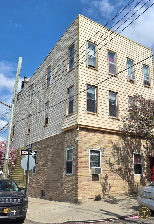 5427 Arnold Avenue, Maspeth, NY 11378