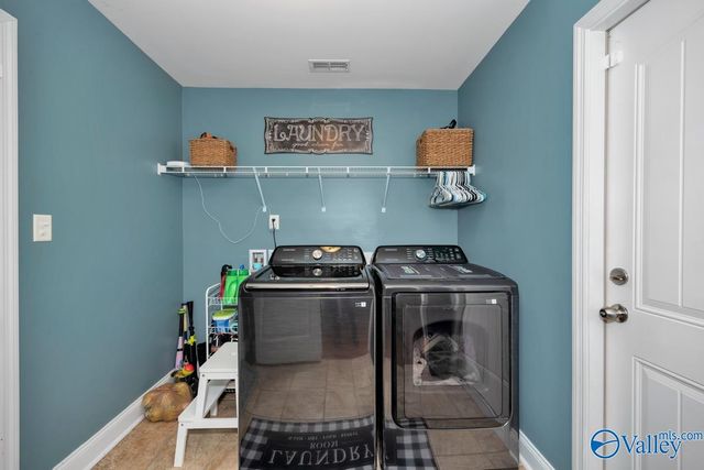 106 Ivy Darlene Drive, New Market, AL 35761