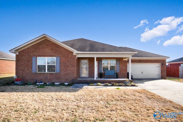 106 Ivy Darlene Drive, New Market, AL 35761