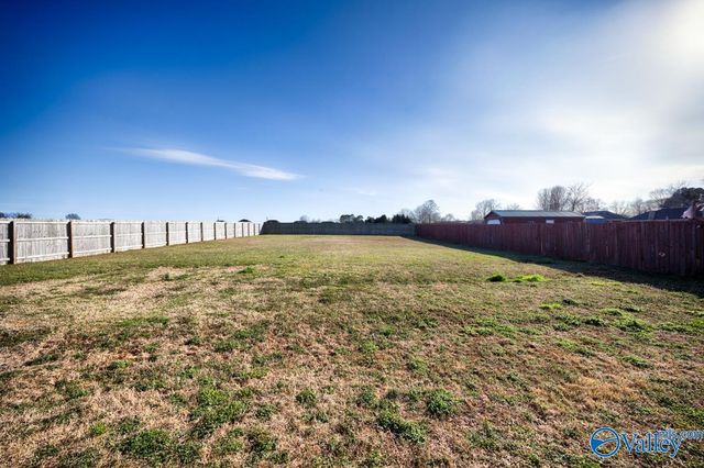 106 Ivy Darlene Drive, New Market, AL 35761