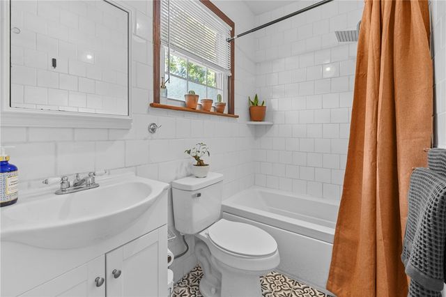 704 Cherry Street, Pendleton, SC 29670