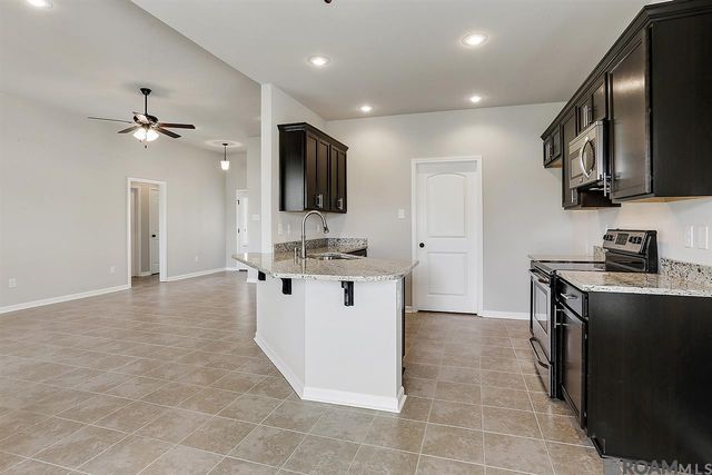 18322 Sunset Park Dr, Prairieville, LA 70769