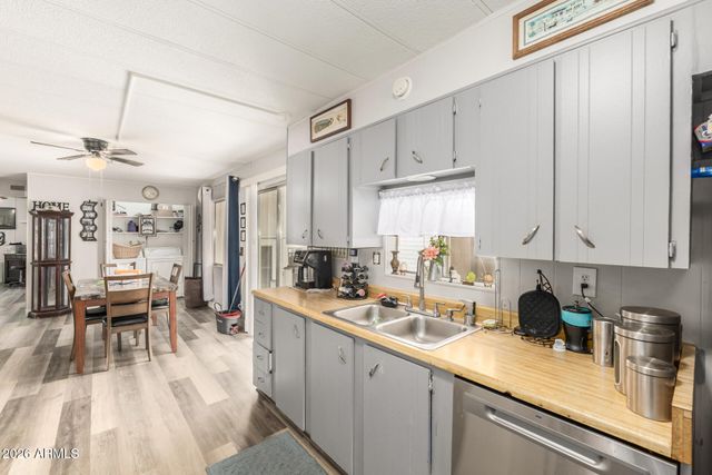 2650 W UNION HILLS Drive 167, Phoenix, AZ 85027