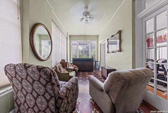 112 E Mistletoe Ave, San Antonio, TX 78212