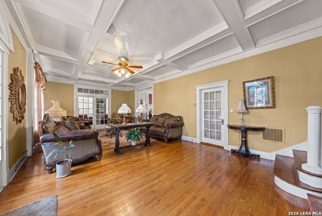 112 E Mistletoe Ave, San Antonio, TX 78212