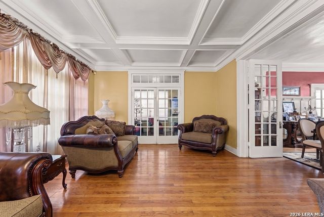 112 E Mistletoe Ave, San Antonio, TX 78212