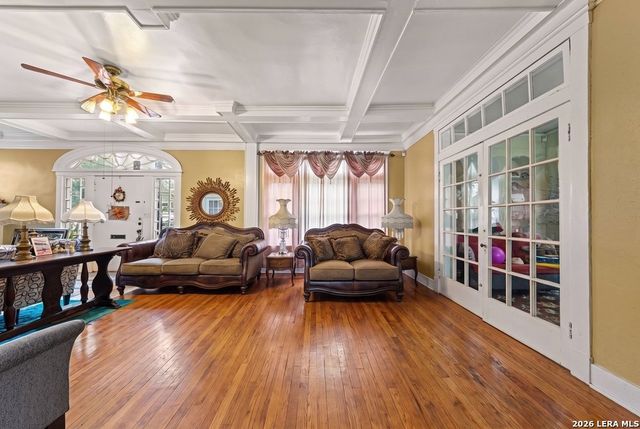 112 E Mistletoe Ave, San Antonio, TX 78212
