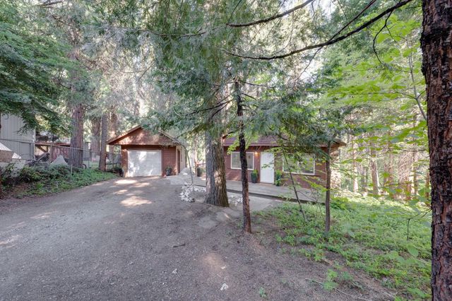 2826 Loyal Ln, Pollock Pines, CA 95726