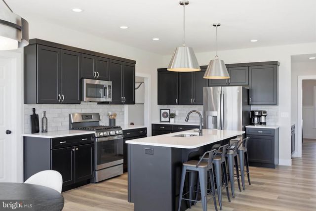 529 BREEZEWOOD LN, Annville, PA 17003