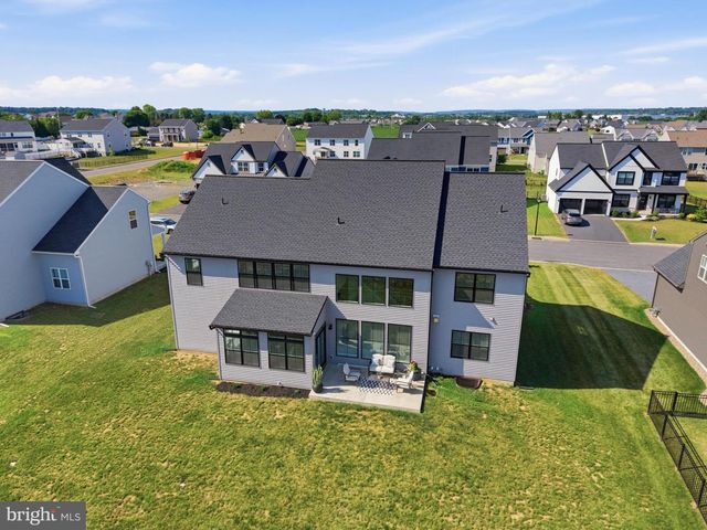 529 BREEZEWOOD LN, Annville, PA 17003