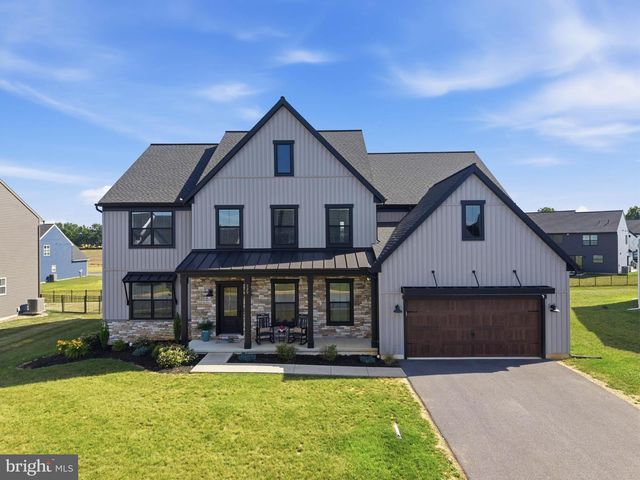 529 BREEZEWOOD LN, Annville, PA 17003