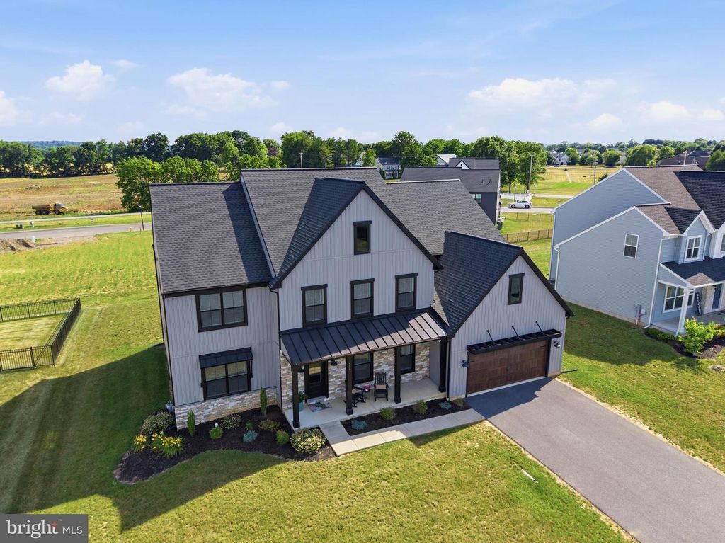 529 BREEZEWOOD LN, Annville, PA 17003
