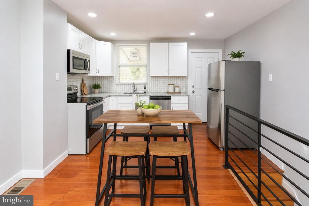 882 N FALLON ST, PHILADELPHIA, PA 19139 — photo 3