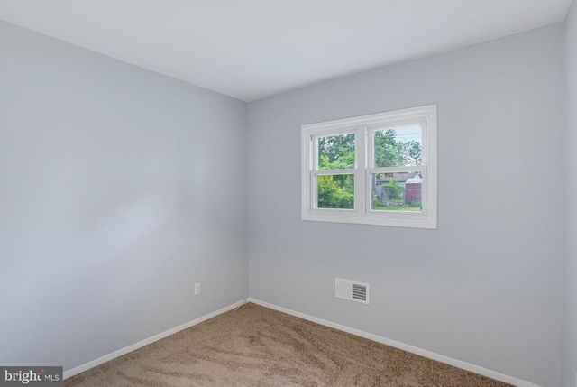 1 HICKORY LN, Dover, DE 19904