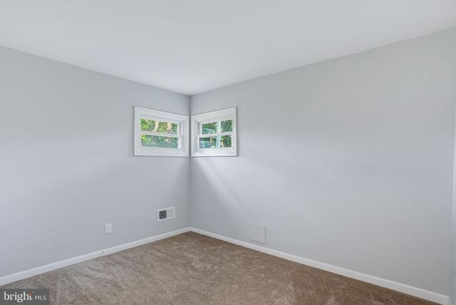 1 HICKORY LN, Dover, DE 19904