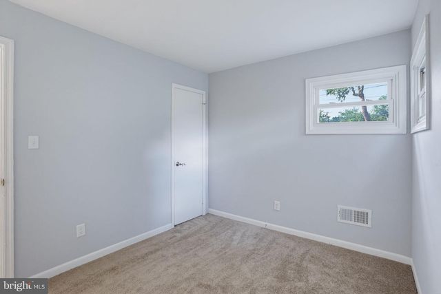 1 HICKORY LN, Dover, DE 19904