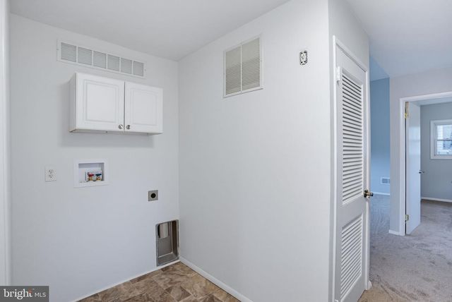 1 HICKORY LN, Dover, DE 19904