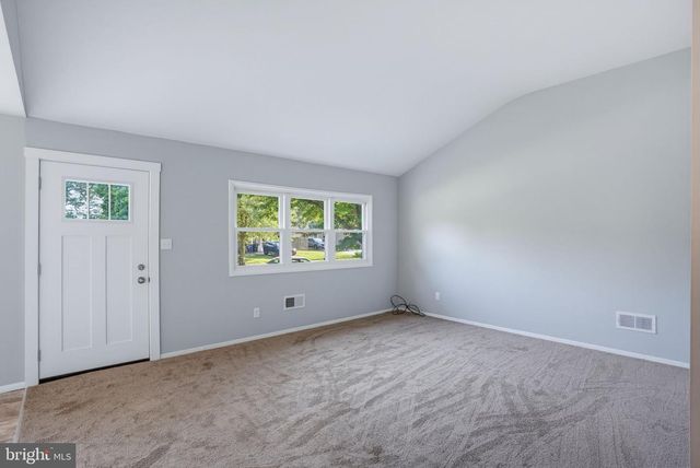 1 HICKORY LN, Dover, DE 19904