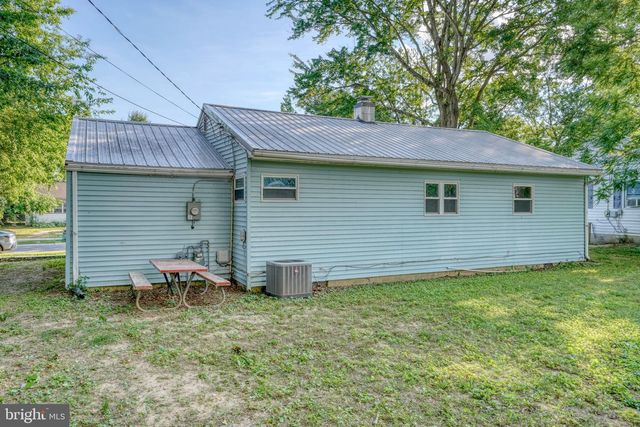 1 HICKORY LN, Dover, DE 19904