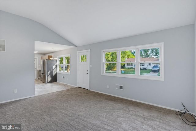 1 HICKORY LN, Dover, DE 19904