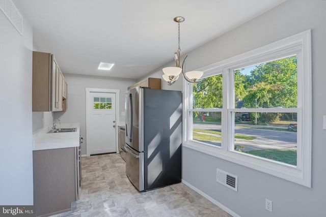 1 HICKORY LN, Dover, DE 19904