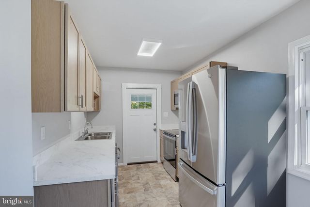 1 HICKORY LN, Dover, DE 19904