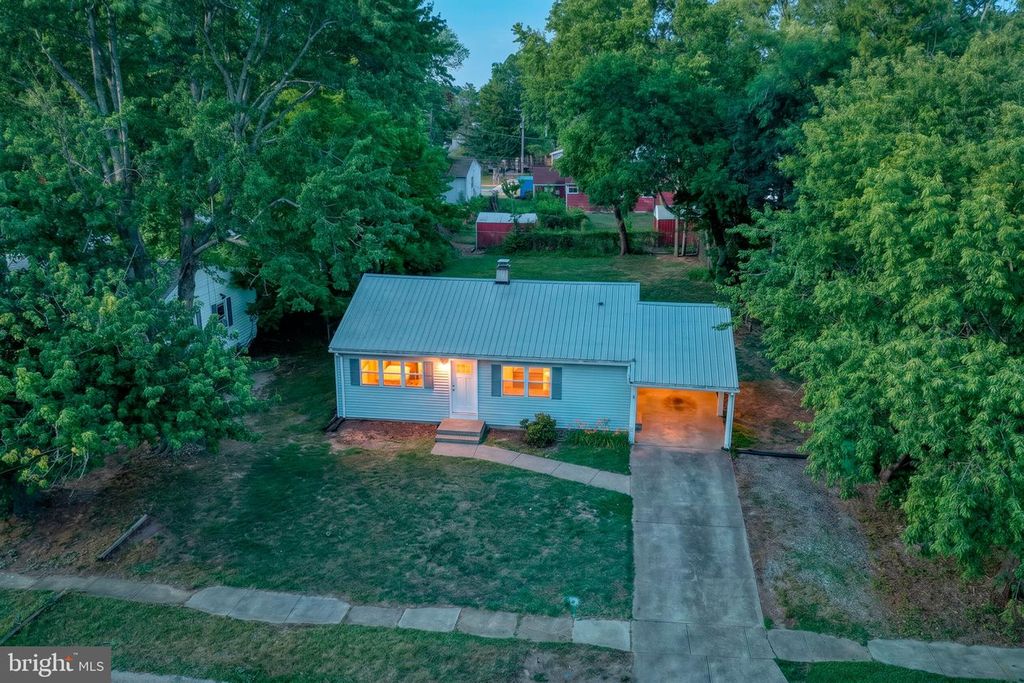 1 HICKORY LN, Dover, DE 19904