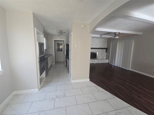 2900 LARAMIE ST, Irving, TX 75062