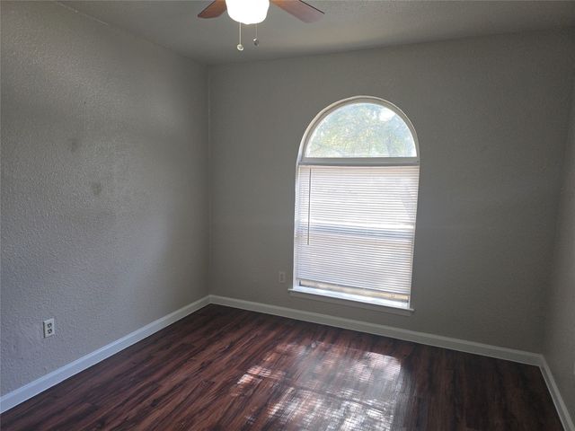 2900 LARAMIE ST, Irving, TX 75062