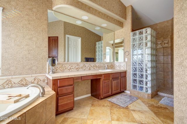 1707 E CAROB Drive, Chandler, AZ 85286