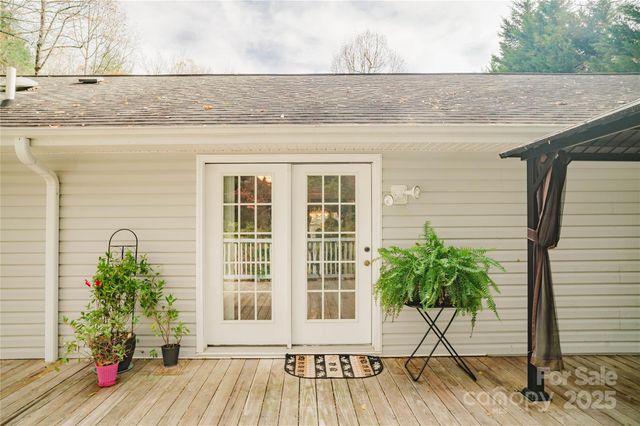 107 Sugar Mill Woods Drive, Zirconia, NC 28790