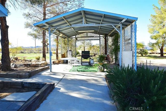 56788 Encantado Road, Landers, CA 92285