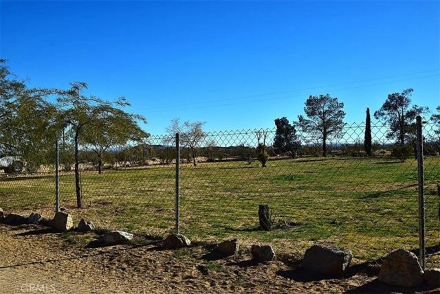 56788 Encantado Road, Landers, CA 92285