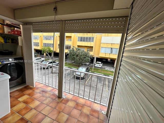 1560 W 46th St 228, Hialeah, FL 33012