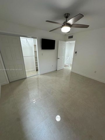 1560 W 46th St 228, Hialeah, FL 33012