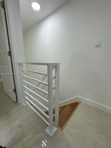 1560 W 46th St 228, Hialeah, FL 33012