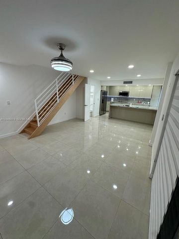 1560 W 46th St 228, Hialeah, FL 33012