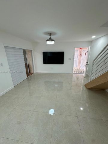 1560 W 46th St 228, Hialeah, FL 33012