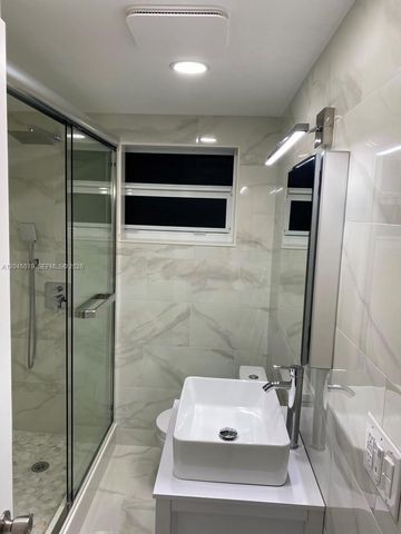 1560 W 46th St 228, Hialeah, FL 33012